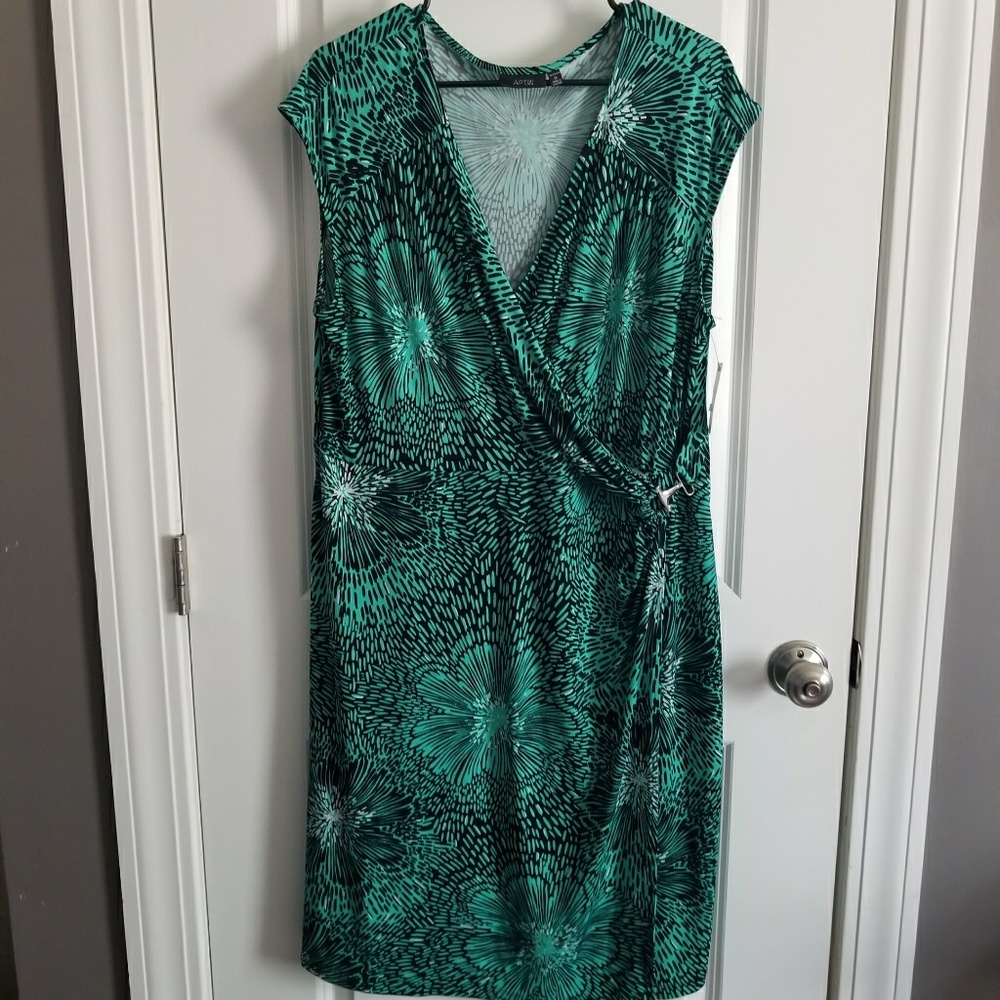 1x Apt.9 Abstract floral dress, EUC